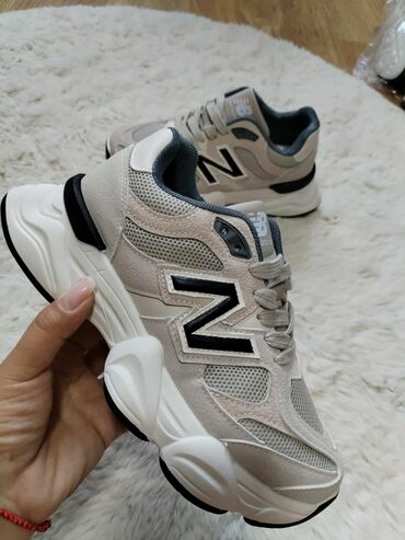 Women's Sneakers and athletic shoes: New Balance, 38, bоја - Siva — 8