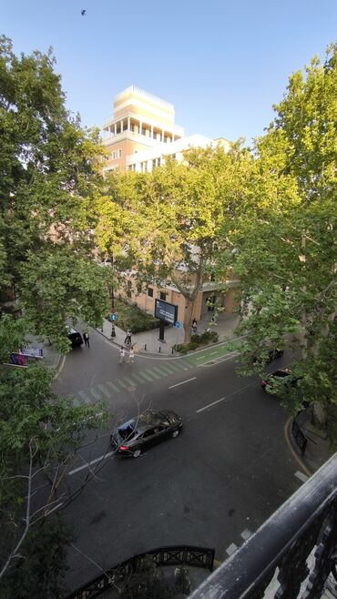 Günlük kirayə mənzillər: 2 otaqlı, Nəsimi r. r-nu — 14