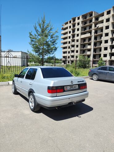 фолькваген венто: Volkswagen Vento: 1996 г., 1.8 л, Механика, Бензин, Седан