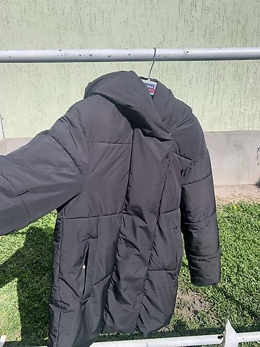 Пуховики и зимние куртки: Черная утепленная парка/пуховик с капюшоном - Цвет: черный, матовый - — 2