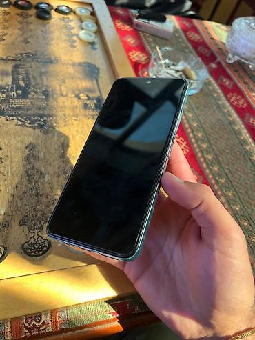 Мобильные телефоны и аксессуары: Redmi 12 sadə 256 yaddaş 8+8 ram telefon göründüyü kimidir arxa — 1