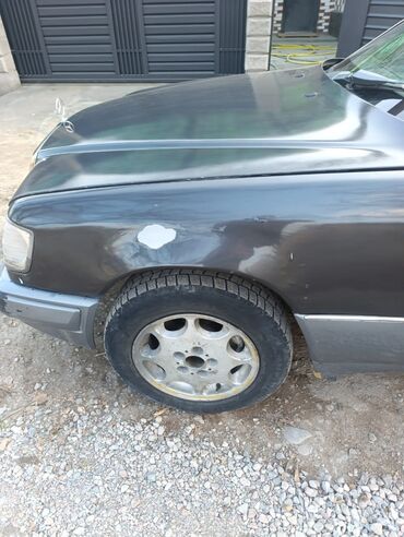 Mercedes-Benz: Mercedes-Benz W124: 1992 г., 2.3 л, Механика, Бензин, Седан — 6