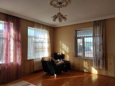 Həyət evləri və villaların satışı: 4 otaqlı, 95 kv. m, Orta təmir — 1