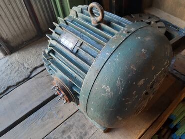 Generatori: Elektromotor 4KW 380V 710obrtaja/min Sever Subotica Snaga 4KW ili — 7