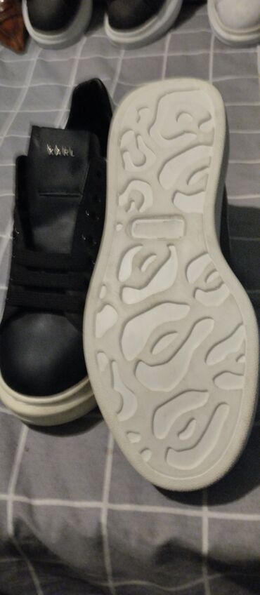 Mokasine: Mokasine, 39 — 8