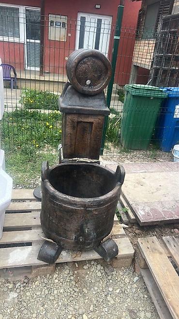 tekstil leskovac: Dekorativna baštenska fontana od veštačkog kamena (imitacija drveta) — 1