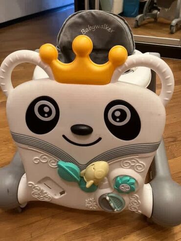Xodunoklar: Babywalker markalı, panda dizaynlı, oturacaqlı və musiqili uşaq
