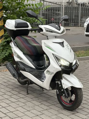 Скутеры: Скутер Yamaha, 150 куб. см, Бензин, Б/у