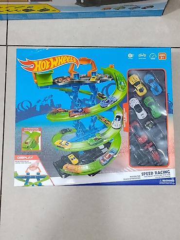 Игровой набор Hot Wheels Speed Racing — спиральный трек с парковкой и at lalafo.kg Игровой набор Hot Wheels Speed Racing — спиральный трек с парковкой и