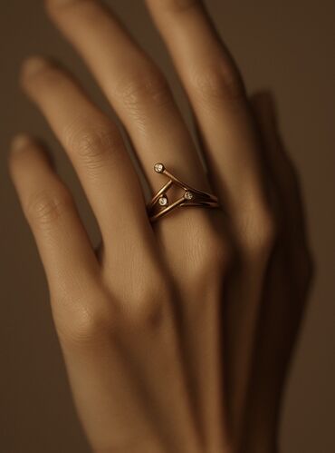 пандора набор сердечки: Золотое кольцо-кафф с минималистичным геометрическим дизайном. -