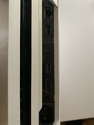 playstation 5 disksiz: 875G yeru var içində oyun yoxdur hesabda yoxdur pult pis görunməsinə