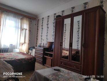 Новостройка: Bir otaqlıdı iki otağa düzəlib, balkonuda kuxna eliyiblər. Yeni