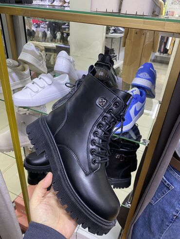 распродажа итальянской обуви кожаные: Сапоги, 40, цвет - Черный, ADI