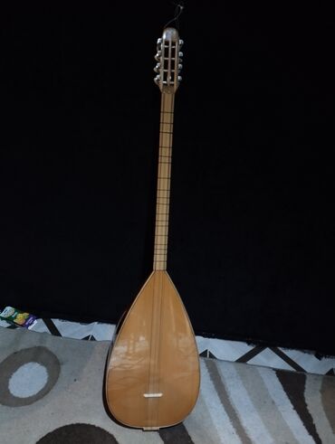 saz aleti: Bağlama(saz)Bağlamani 200manata almisam ve isdedmemisem sesi sadece