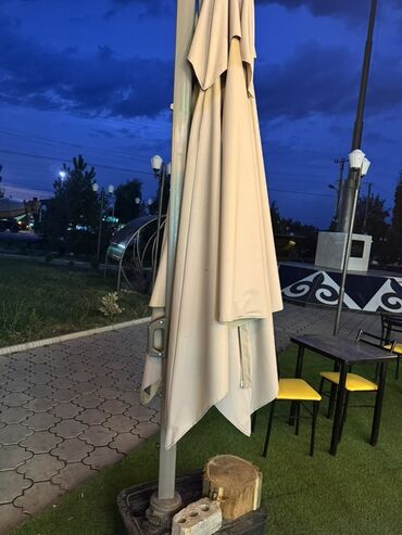 купить шкаф для папок в офис: Прочный уличный зонт с крепким основанием, предназначенный для