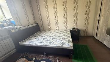 спальный буу: Спальня комплектом: кровать, шкаф и туалетный столик с зеркалом. - — 2