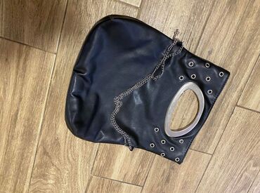 louis vuitton putna torba: Elegantna torbica, Materijal: Koža