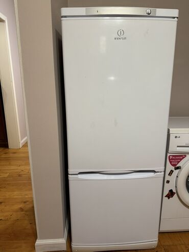 прием старых холодильников: Холодильник Indesit, Б/у, Двухкамерный