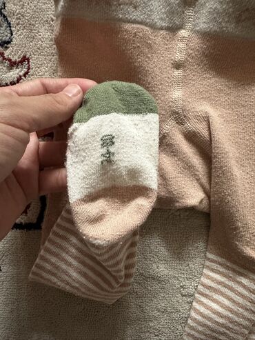 Верхняя одежда: Вещи на девочку. Куртка больше как ветровка на мягком флисе. Размер — 7