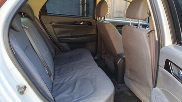 Avtomobil salonu üçün digər detallar: Dongfeng S30 sedan – komfortlu və geniş salon . Tecili satilir — 2