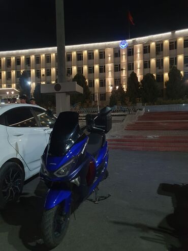 скутер не на ходу: Макси-скутер 150 куб. см, Бензин, Б/у