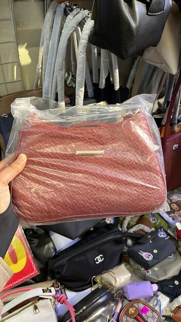 Классические сумки: Все по 700 — 14