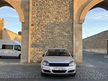 Opel: Opel Astra: 1.4 l | 2004 il 217000 km Hetçbek