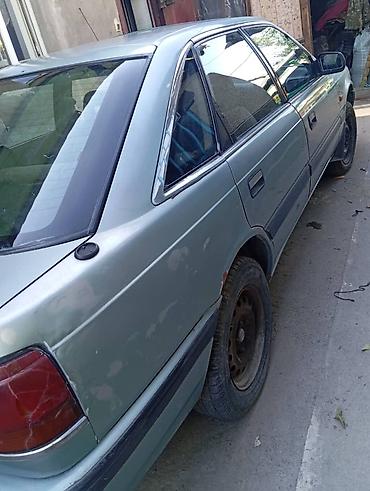 дверка: Mazda 626: 1990 г., 2 л, Механика, Бензин, Хэтчбэк — 3