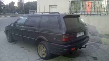 автомобиль пасат: Volkswagen Passat: 1989 г., 1.8 л, Механика, Бензин, Универсал