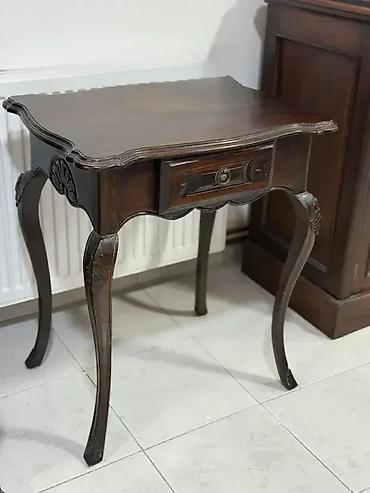 sofe na prodaju: Stilske komode u paru – Dobro stanje 🌟 Cena za dve komode: 400€ 💰 — 2