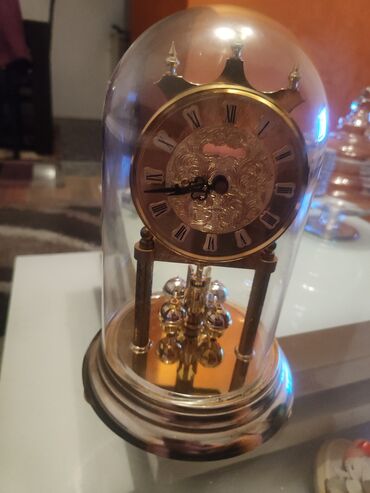 crne sa: Table clock, color - Gold