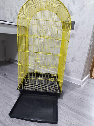 Böyük ölçülü quş qəfəsi - Material: möhkəm metal barlar, açıq sarı