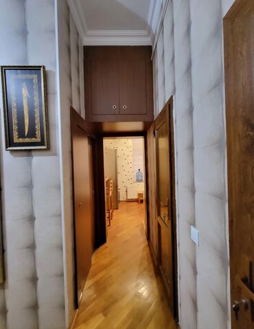 Uzunmüddətli kirayə mənzillər: Mənzil Elmlər Akademiyasi. metrosuna yaxın ərazidə yerləşir.Piyada 3-4 — 16