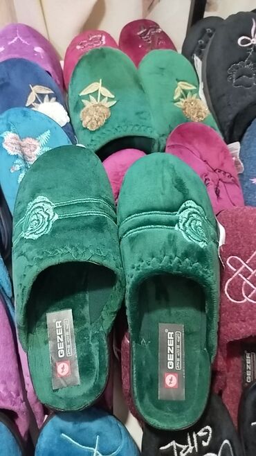 Домашние тапочки: Домашние тапочки GEZER - Мягкие плюшевые тапочки-мулы с открытой — 12