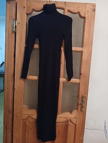 Qadın trikotaj paltar - Rəng: qara - Model: uzun, bədənə oturan