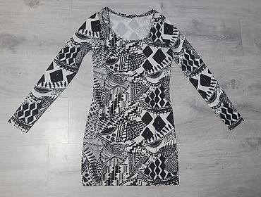 noge: Haljina sa dugim rukavima, crno-beli geometrijski/etno print vel S-M — 1