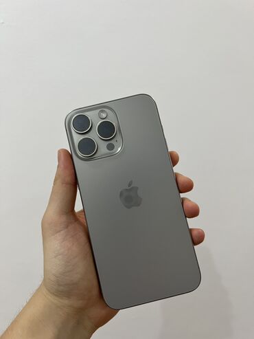 Apple iPhone: IPhone 15 Pro Max, Б/у, 256 ГБ, Natural Titanium, Зарядное устройство, Кабель, 90 %