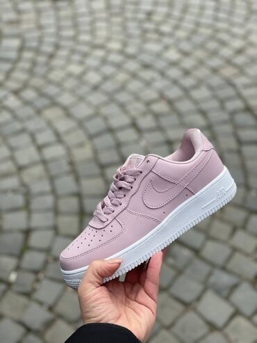 nike dior: Nike air force patike A klasa

Novo
Brojevi 36 do 46, zavisi od modela