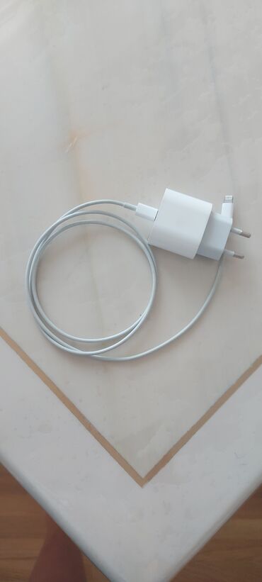 Şarj cihazları: Simsiz şarj cihazı Apple