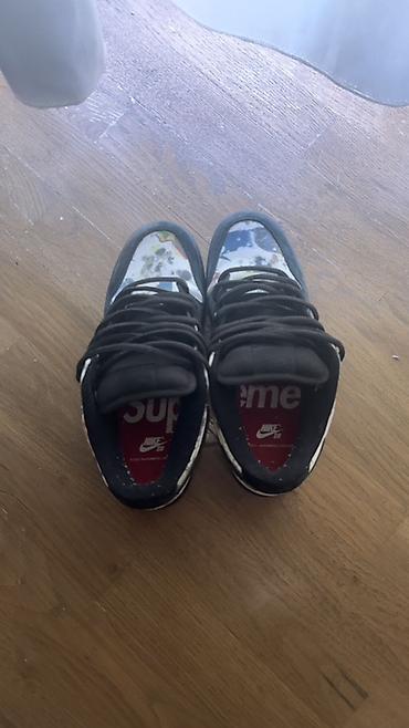 əba: Nike SB x Supreme Dunk Low “rammellzee” 43 EU Ölçü: 43 - Model: Nike — 2