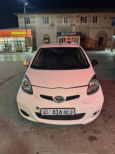 honda civik: Toyota Aygo: 2010 г., 1 л, Механика, Бензин, Хэтчбэк — 1