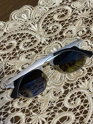 Eynəklər: Ray-Ban gün eynəyi 30azn originaldir!! Model: Clubmaster tərzində — 2