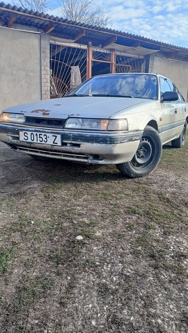 Mazda: Mazda 626: 1988 г., 2 л, Механика, Газ, Хэтчбэк