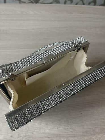 fendi cantalar: Fendi rhinestone klatç çantası - Forma: sərt qutu tipli klatç - Rəng — 2