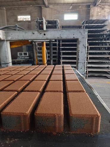 Beton plitələr: Rəngli səki daşları – zavod istehsalı - İkiqat qatlı vibropress — 13
