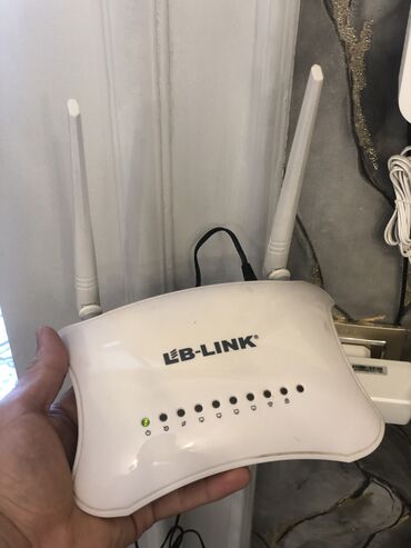 wimax modem: 2 dene modemdir Tecili satilir cox ucuza 2side iwlekdir Karopkasi