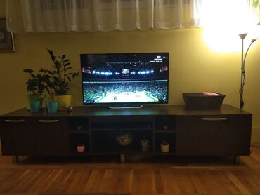 Komode: Prodajem komodu za TV, dimenzije: dužina 238 cm, širina 52 cm, visina na lalafo.rs — 6 Komode: Prodajem komodu za TV, dimenzije: dužina 238 cm, širina 52 cm, visina — 6