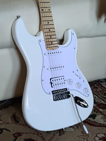 гитара кылы: Fender Stratocaster standard Гитара в идеальном состоянии оснащена