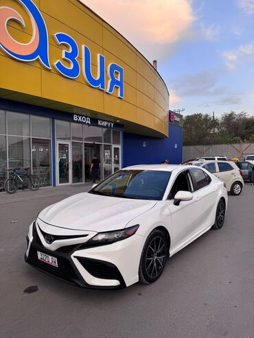 срочно продается машина: Toyota Camry: 2022 г., 2.5 л, Автомат, Бензин, Седан