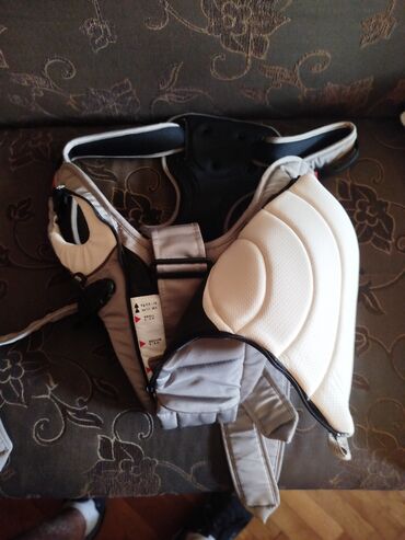 Njihalice: Nosiljka za bebe,decija nosiljka kengur za decu.
Ocuvan — 2